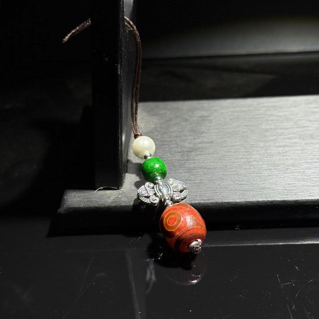 【皇后甄选】藏区/玉化火供三眼药师手机挂 多样性发其一