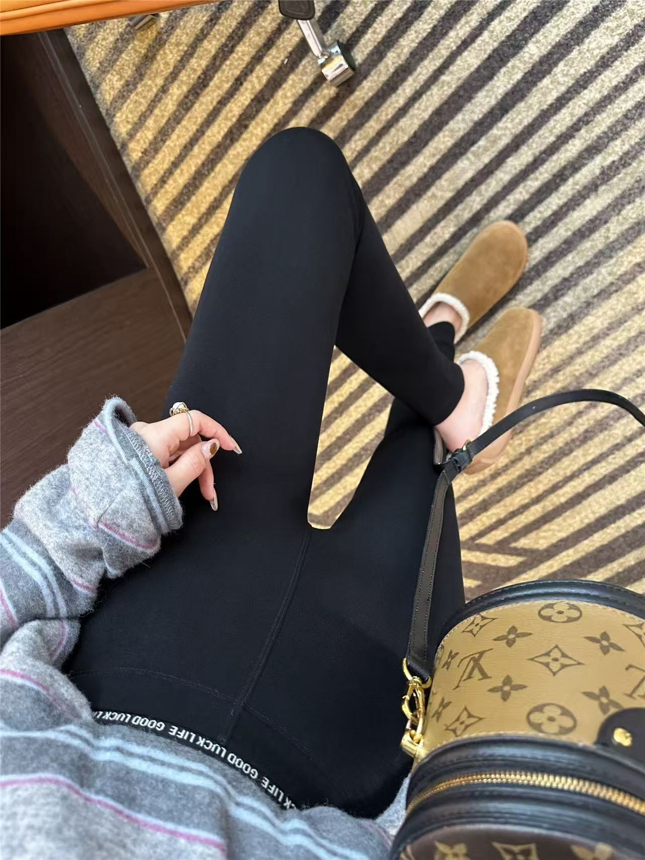 慧 秋冬加绒保暖无缝无痕舒适弹力外穿云朵打底裤KH86