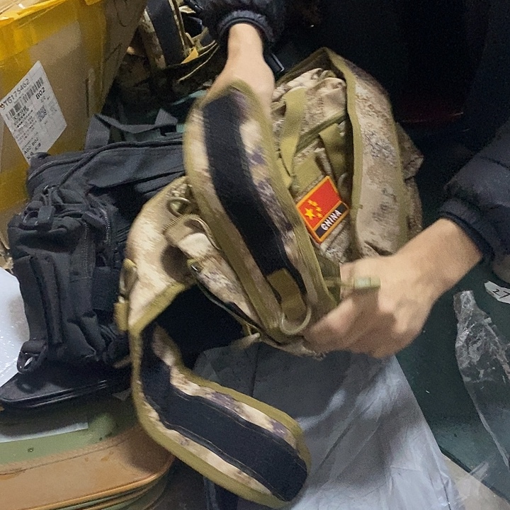 大号束杆路亚包颜色随机发一个瑕疵无背带