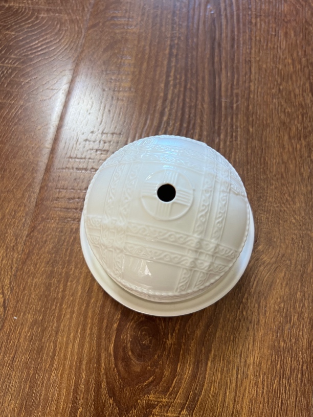 陶瓷白色毡房 、摆件 