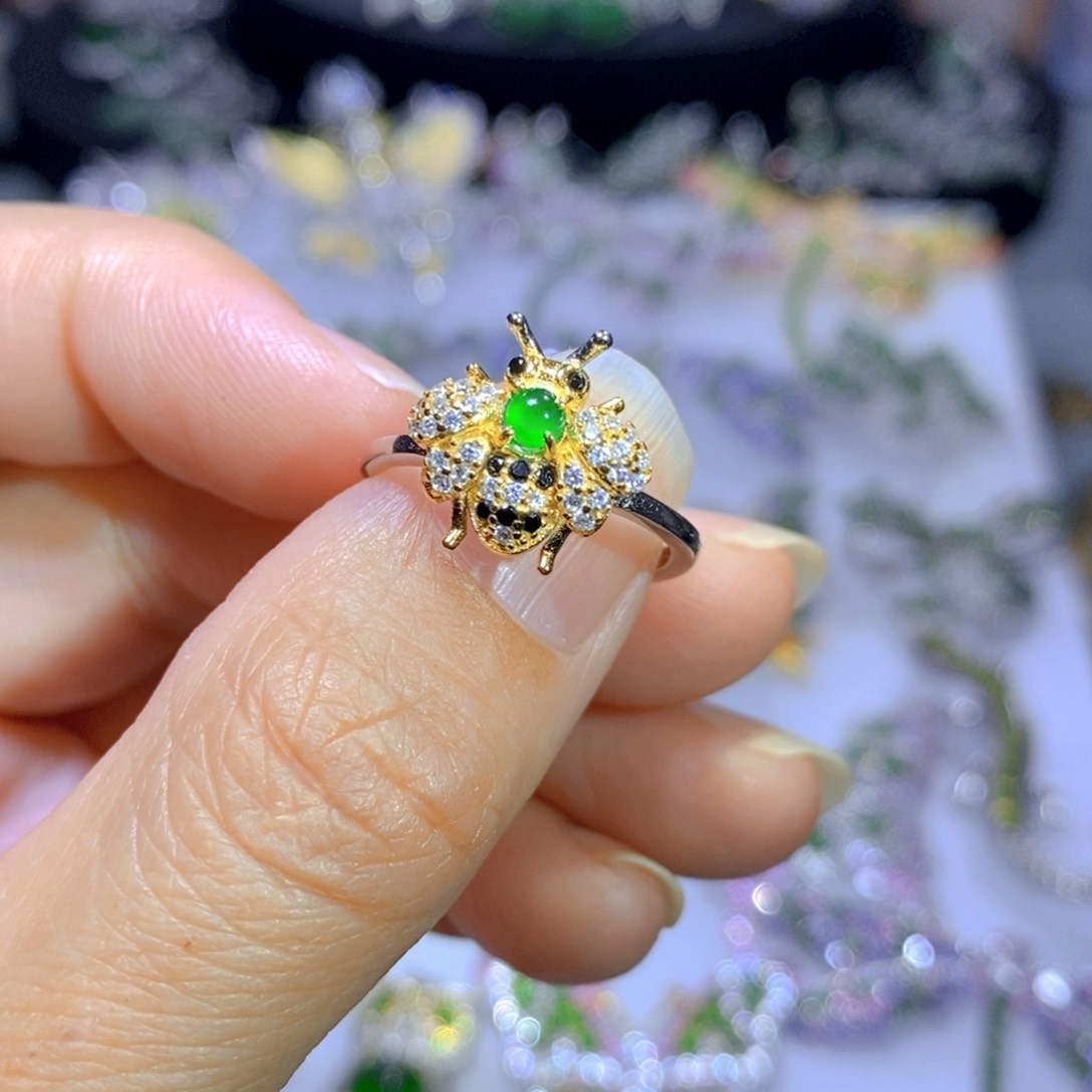 翡翠颈饰银S925镶嵌天然翡翠