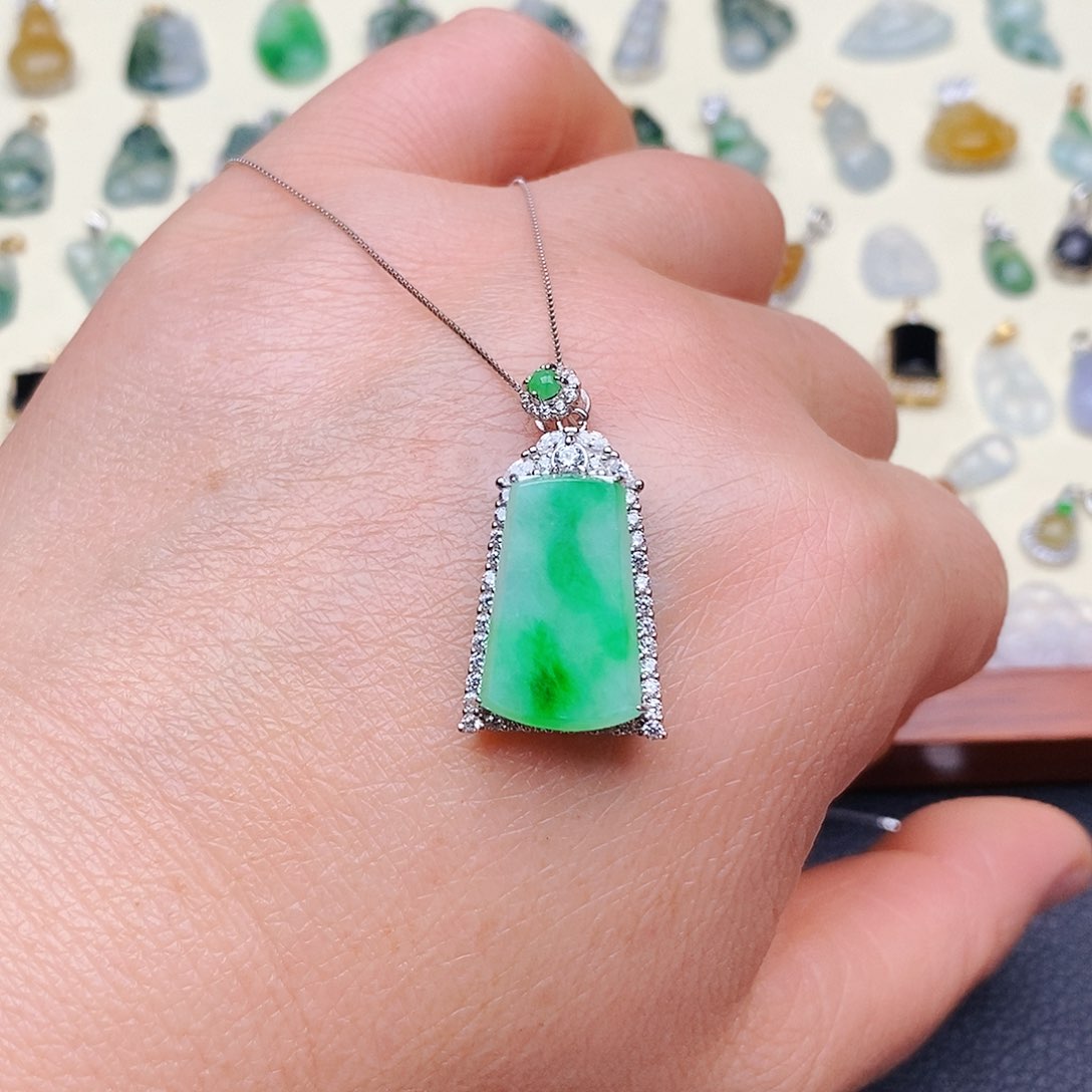 颈饰银S925镶嵌翡翠