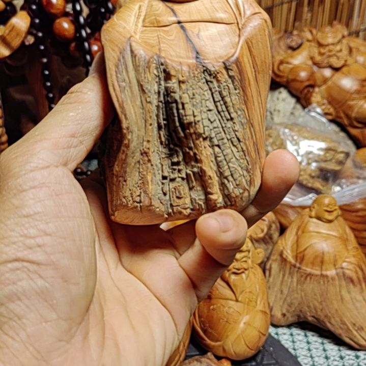听***处太行崖柏工艺小件