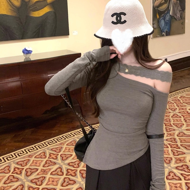 2025秋季新款高级设计感斜肩露肩蕾丝长袖T恤修身显瘦纯欲女上衣