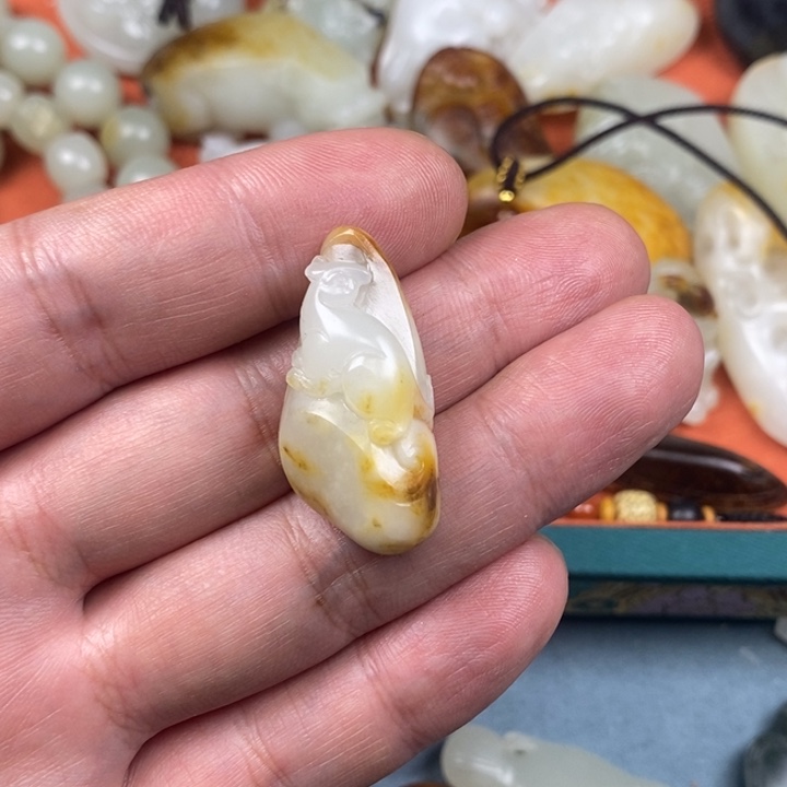 和田玉吊坠(不含链)未镶嵌威****雷