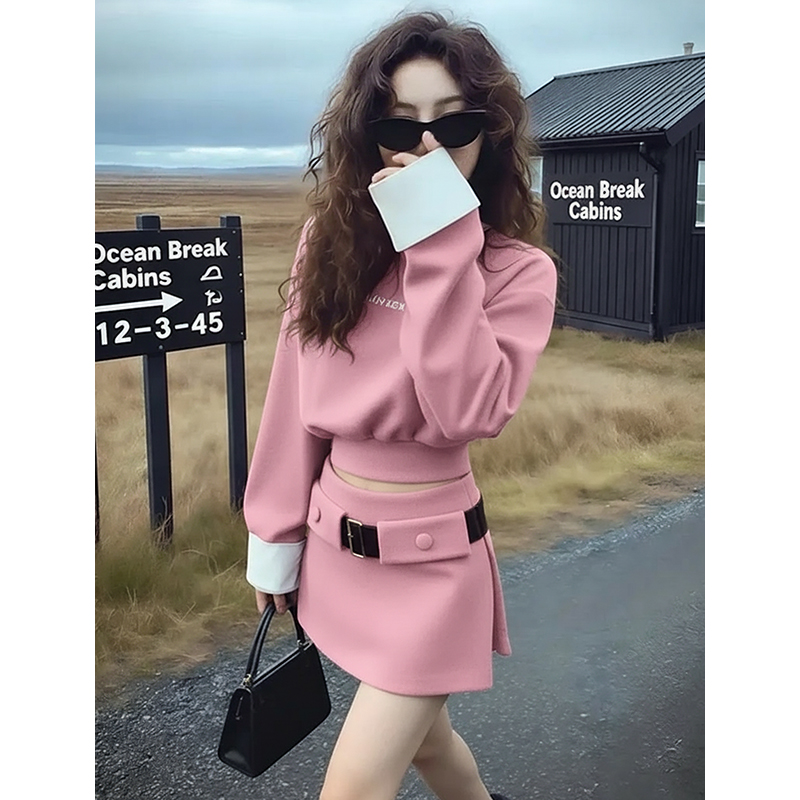 2025冬季超火一整套减龄洋气时尚大方得体穿搭粉色卫衣两件套装裙