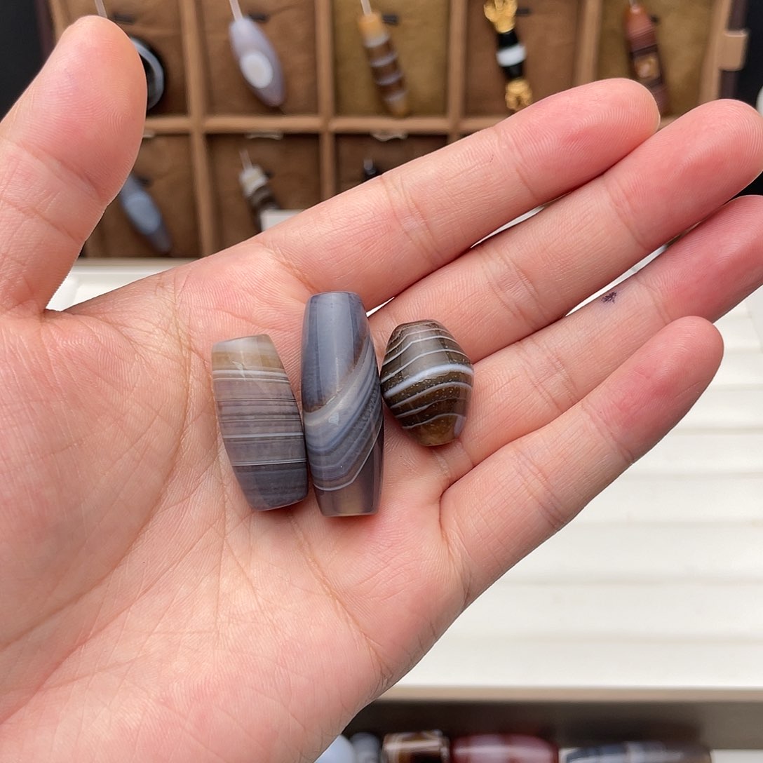 玛瑙/玉髓颈饰合金我***西