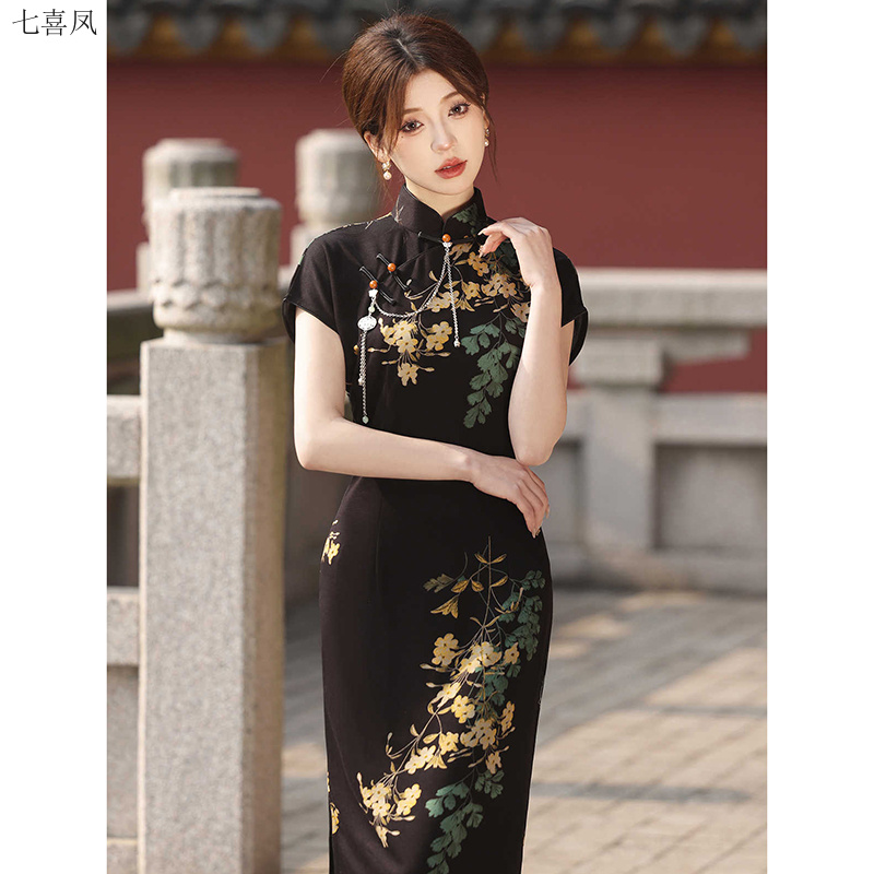 淑女款黑色光泽旗袍夏日新款透气日常装短袖滚边设计中国产