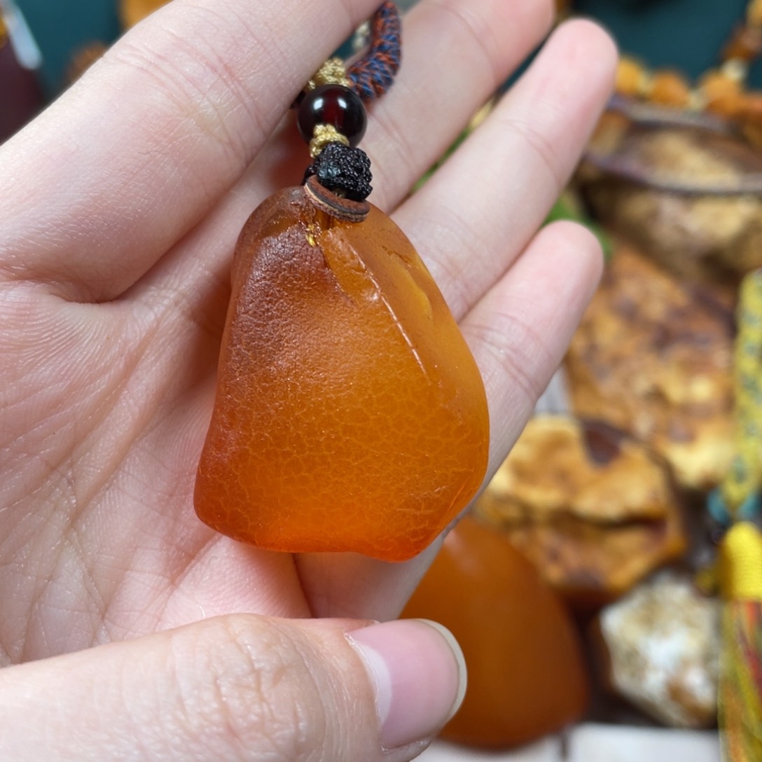 琥珀珠宝奇石未镶嵌