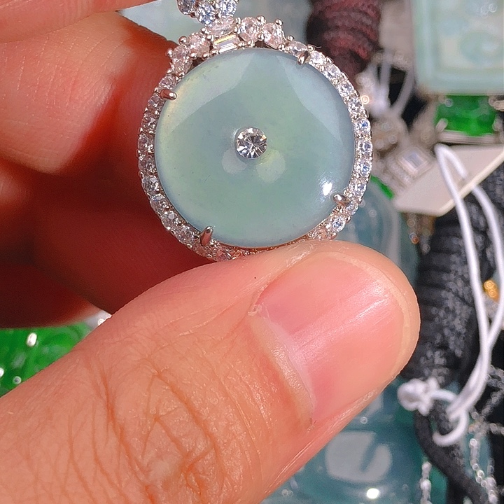 翡翠颈饰未镶嵌5，