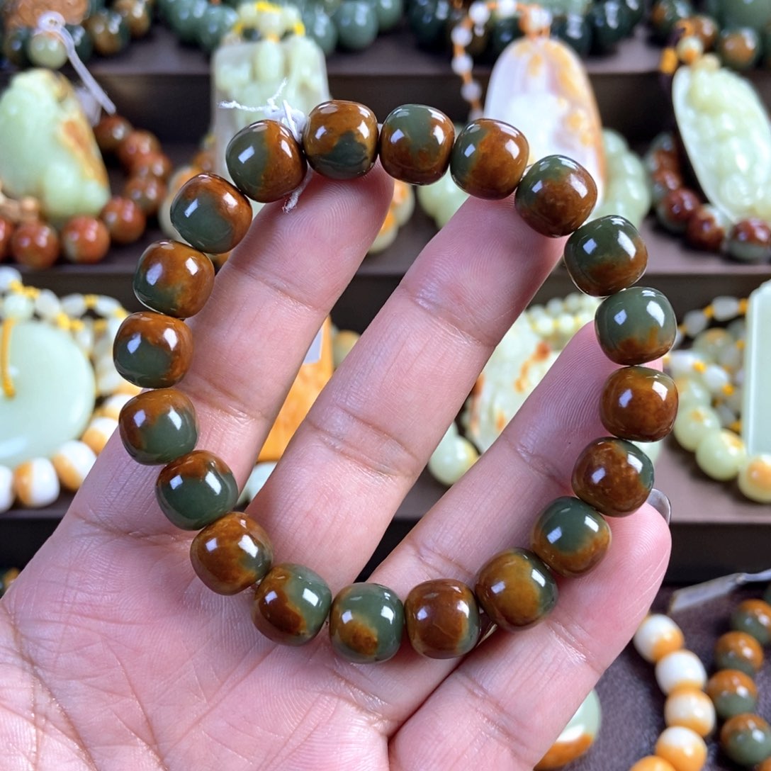 槿***$透闪石质玉未镶嵌手链