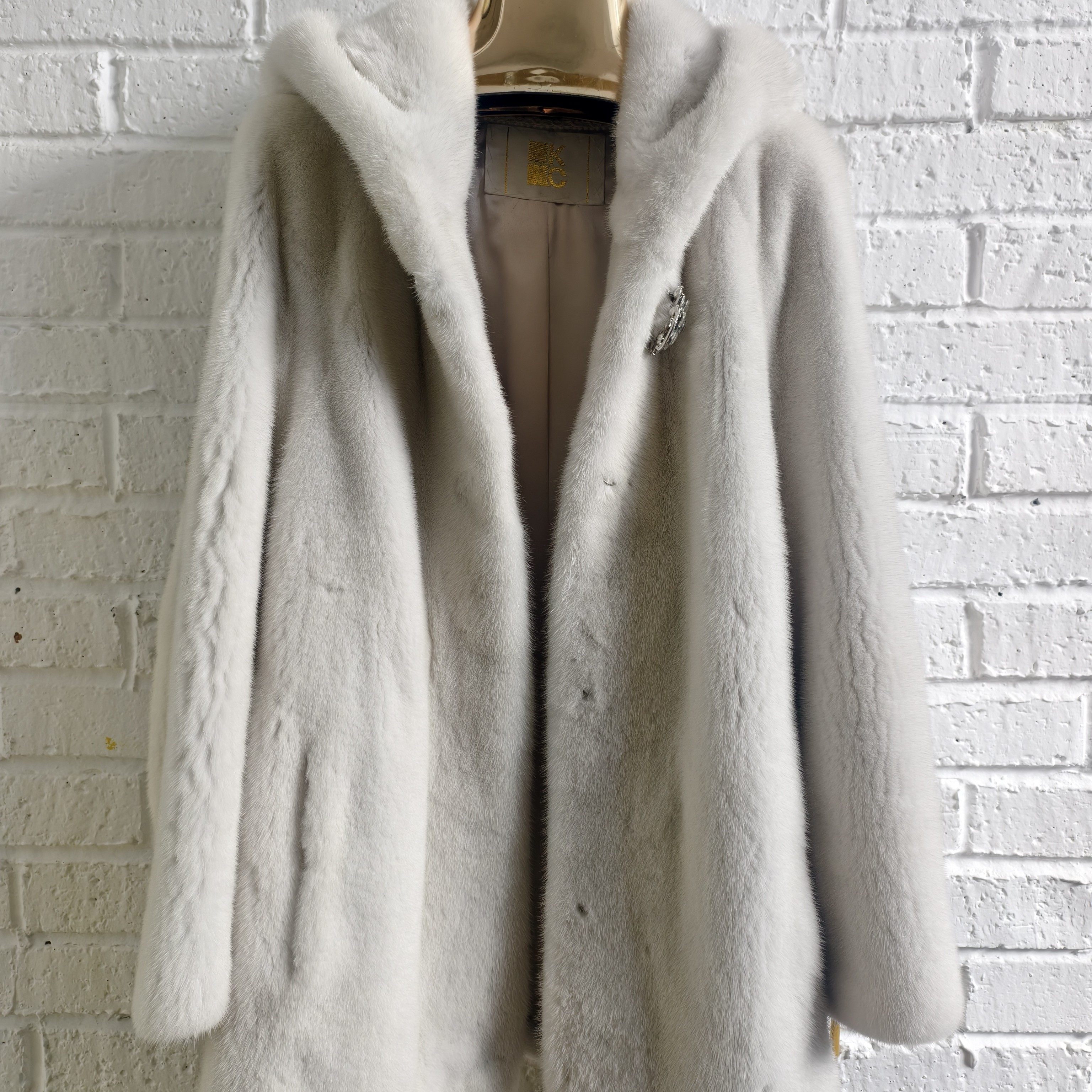 进口天鹅绒连帽短款整貂轻奢洋气女外套