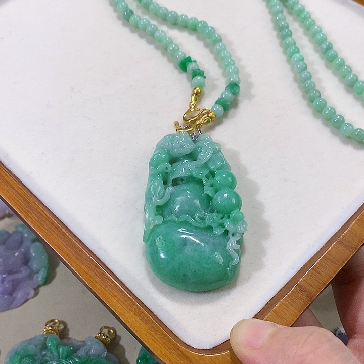 翡翠未镶嵌颈饰翡翠吊坠