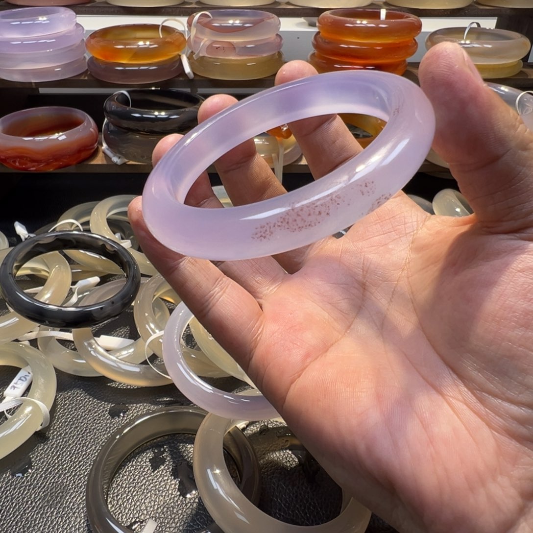 緈***蕴玛瑙/玉髓未镶嵌手镯