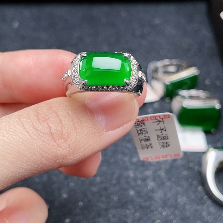 翡翠戒指银S925镶嵌天然a货翡翠没运费险2398