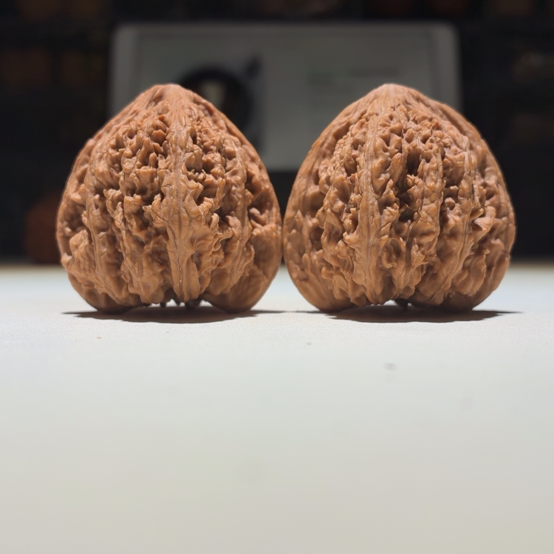 文玩核桃把件密纹狮子头40