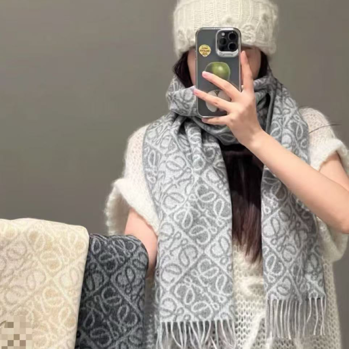 丹姐新款双面高级感字母印花围巾女秋冬季百搭保暖流苏围脖披肩