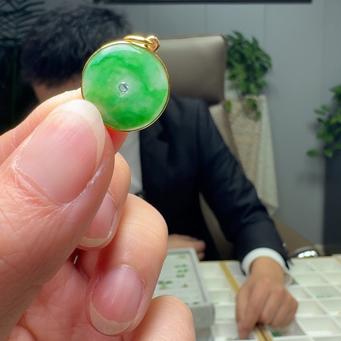 翡翠18K金镶嵌吊坠(不含链)天然