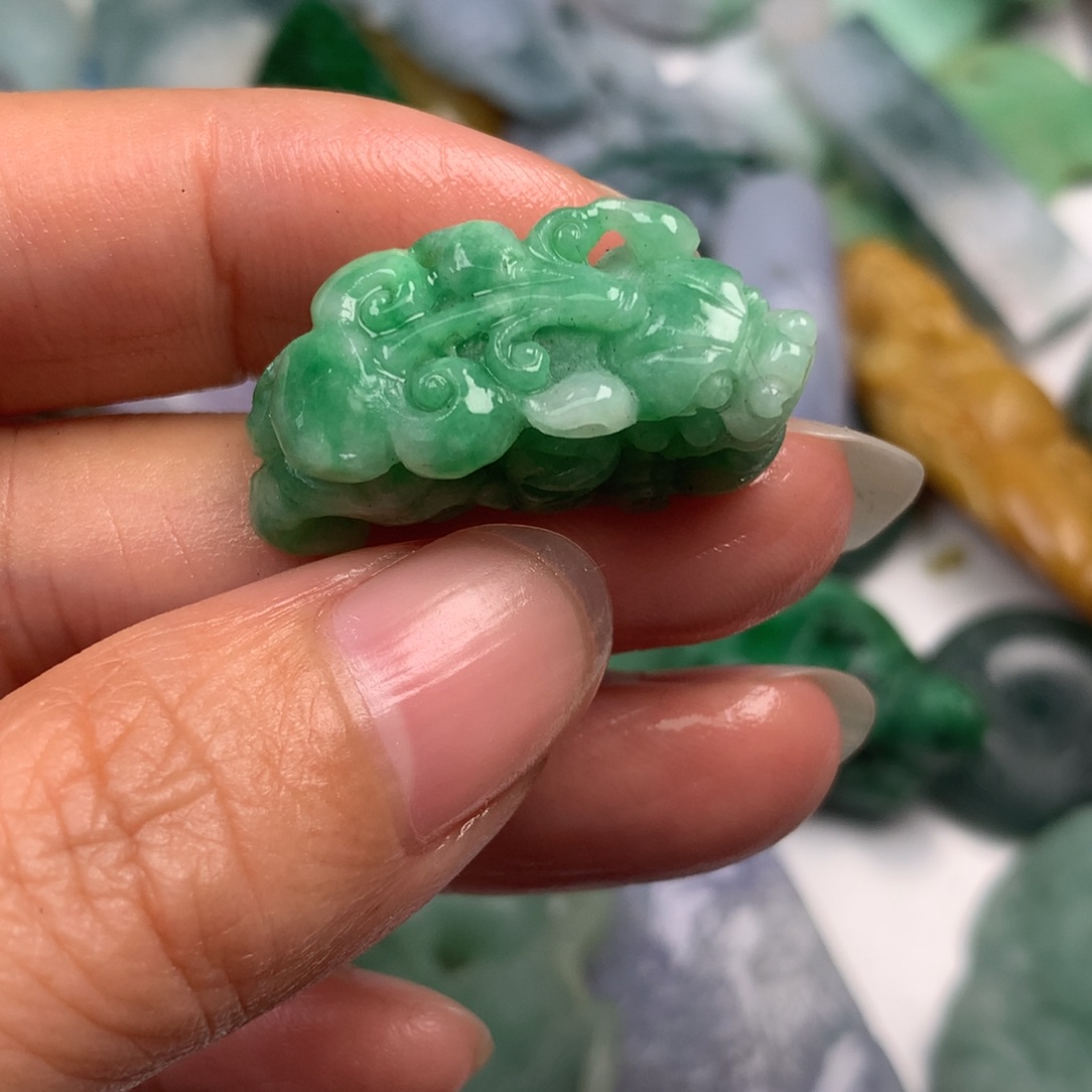 定制翡翠未镶嵌翡翠