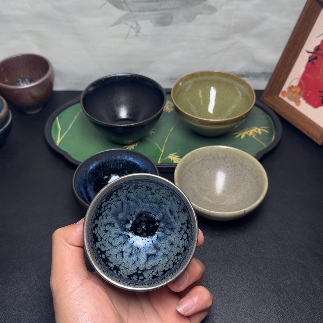 茶盏在她们眼中就是