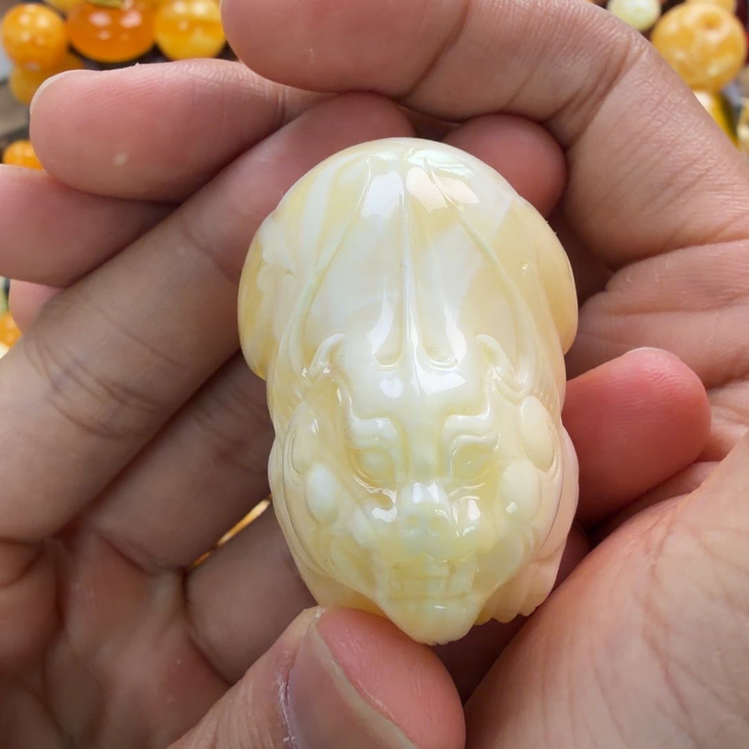 琥珀未镶嵌珠宝奇石26g