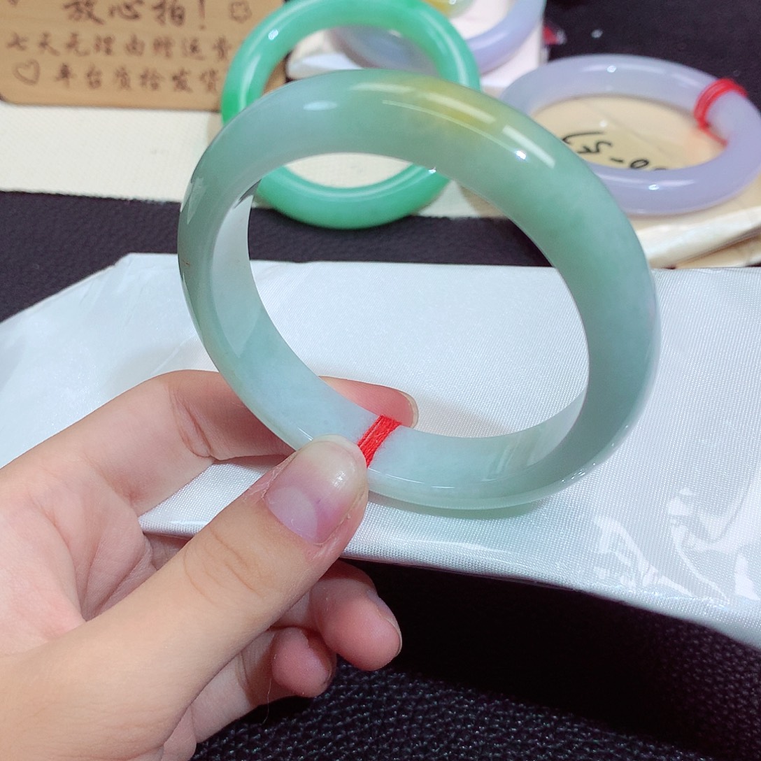 翡翠未镶嵌手镯9017