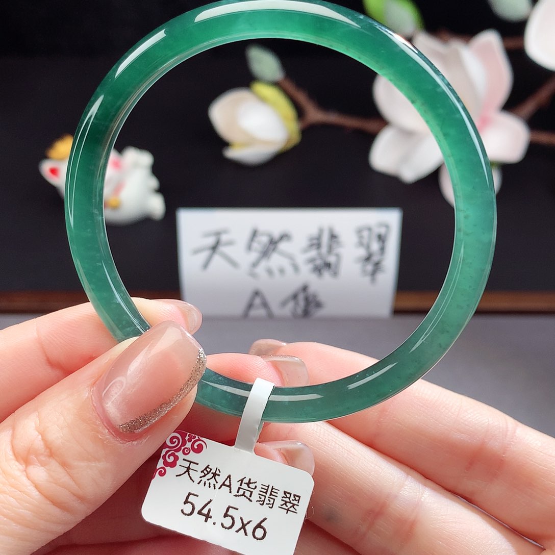 翡翠手镯（圆镯）未镶嵌