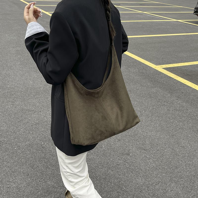 懒惰风大容量上班通勤单肩包包女式新款复古腋下托特包