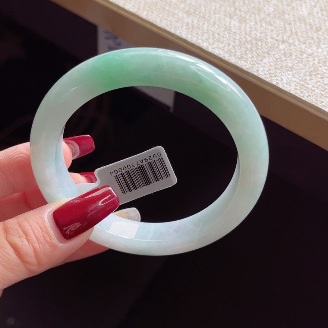 翡翠手镯未镶嵌手镯