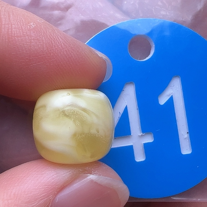 蜜蜡裸石未镶嵌金沙13m m