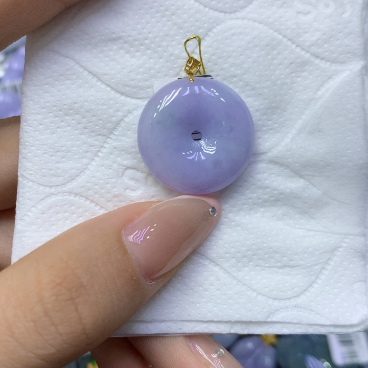 颈饰18K金镶嵌翡翠