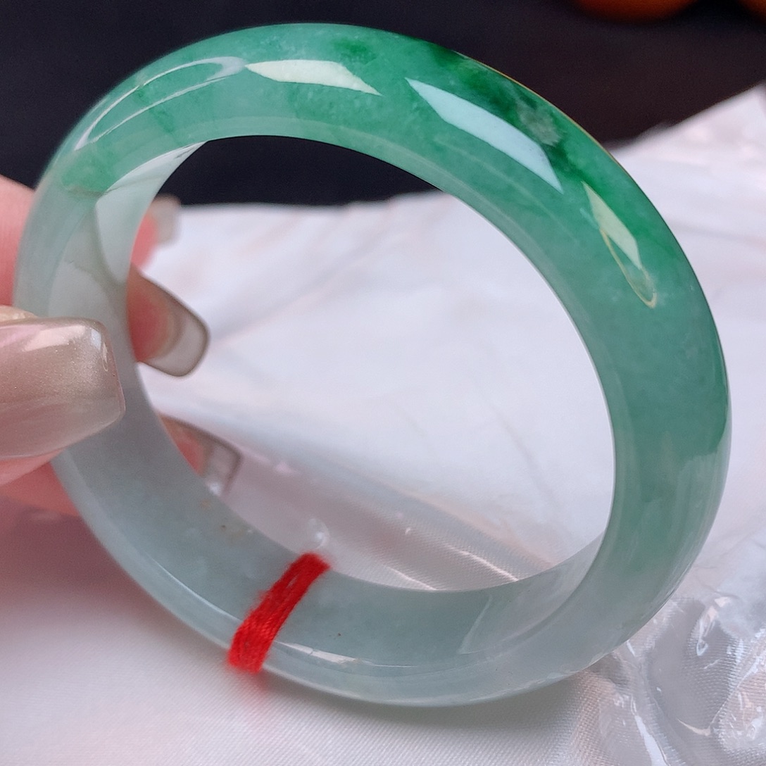 翡翠手镯（贵妃镯）未镶嵌53