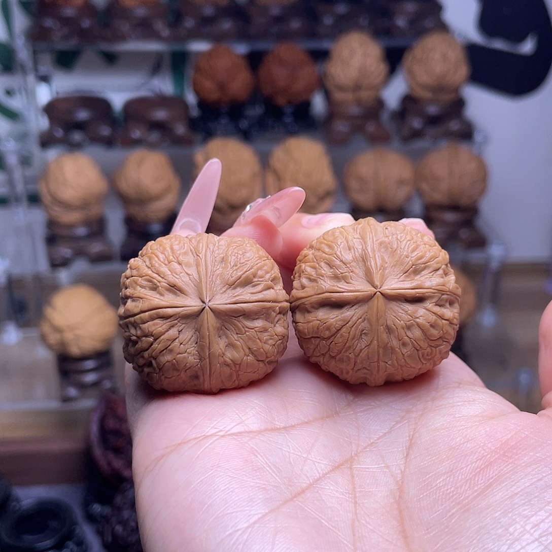 阿***得把件文玩核桃10……元宝四棱