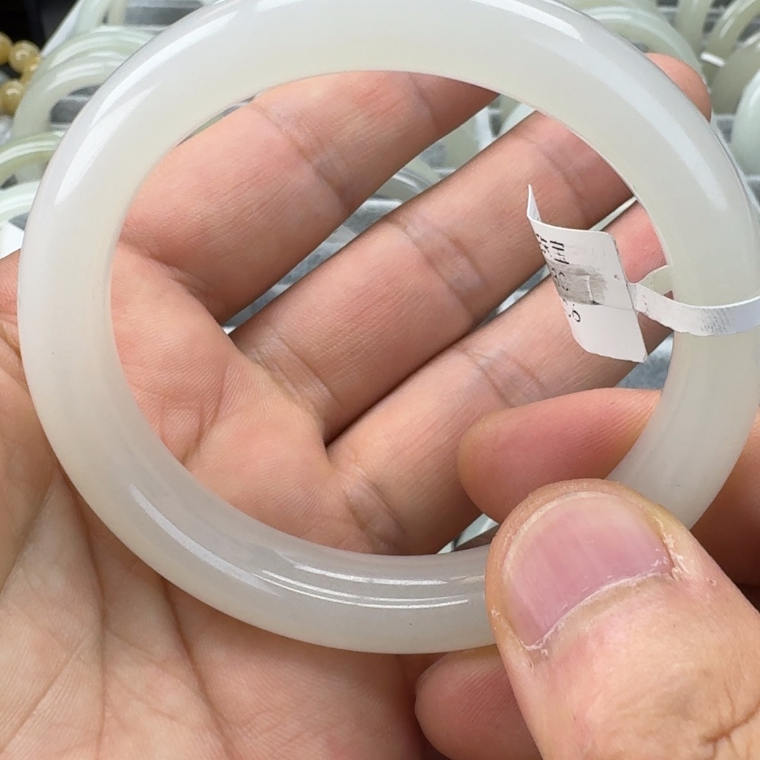 和田玉（糖玉）手镯未镶嵌