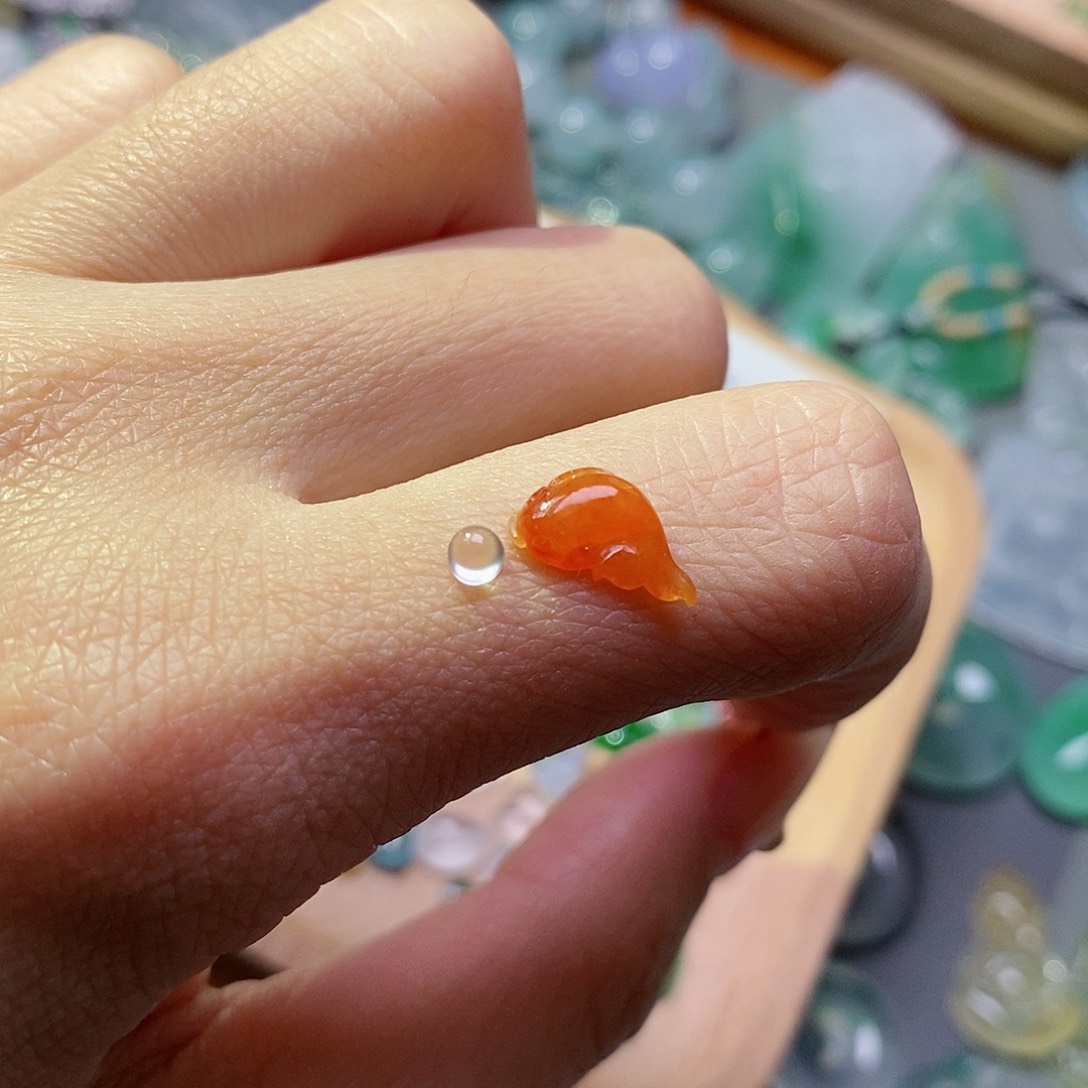 翡翠颈饰未镶嵌翡翠