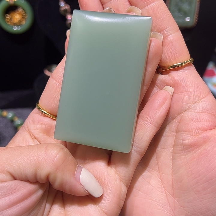 C***L和田玉未镶嵌颈饰