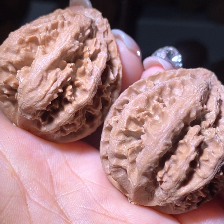 文玩核桃把件东北野生楸子小美37