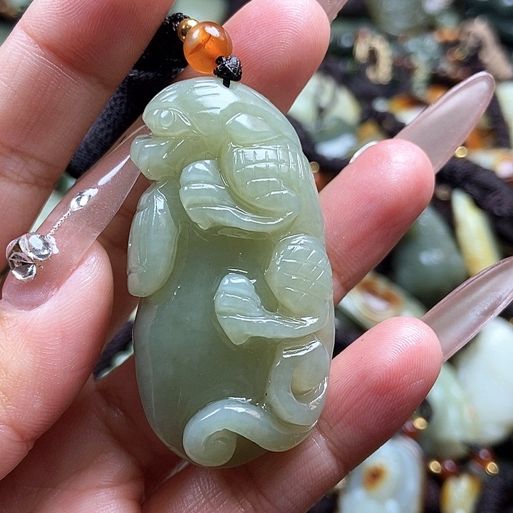 和田玉颈饰未镶嵌