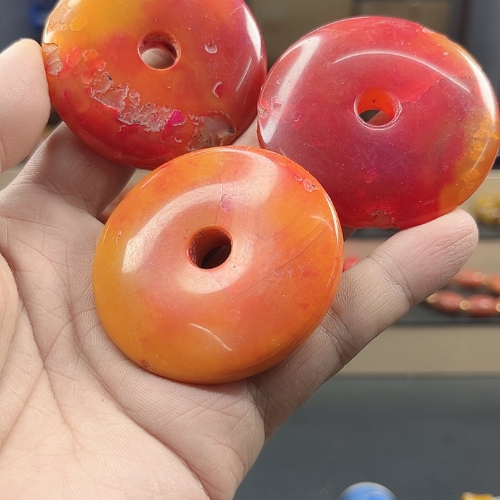 吊坠玛瑙未镶嵌T13藏红花拍一发三个