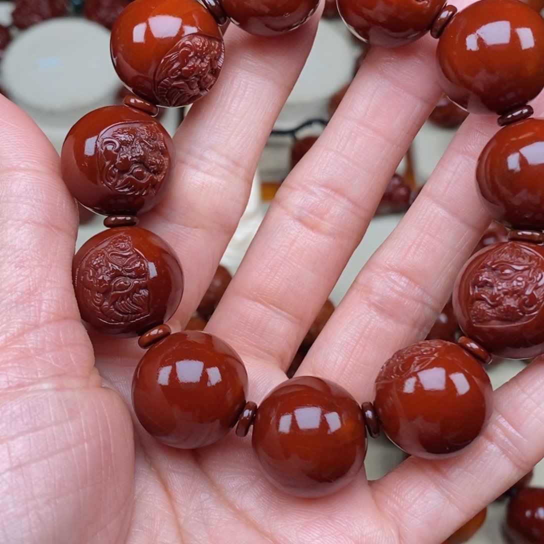 橄榄核吊坠?****头一念之间