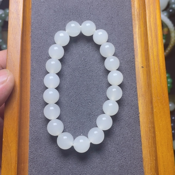 手链未镶嵌和田玉云***?