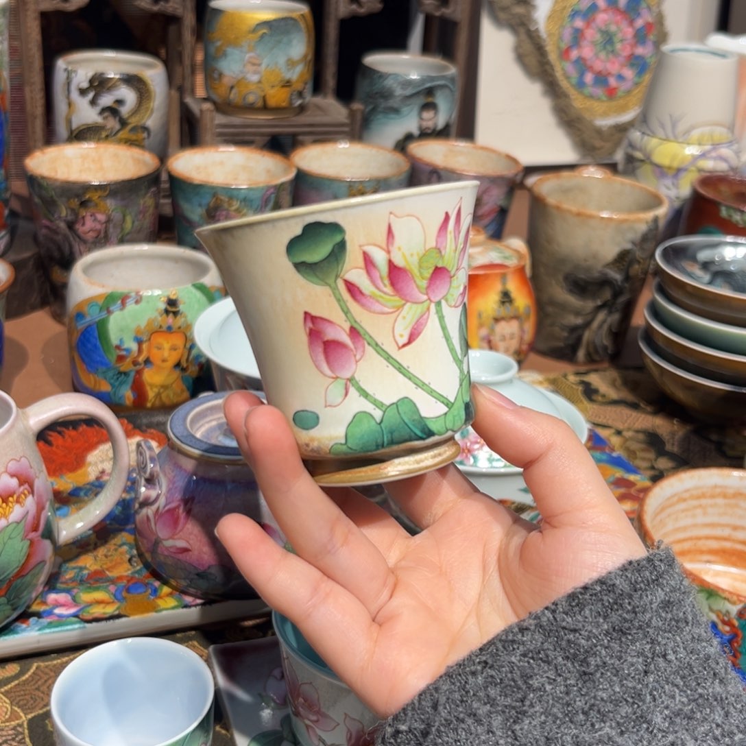 荷花景德镇手工手绘制作