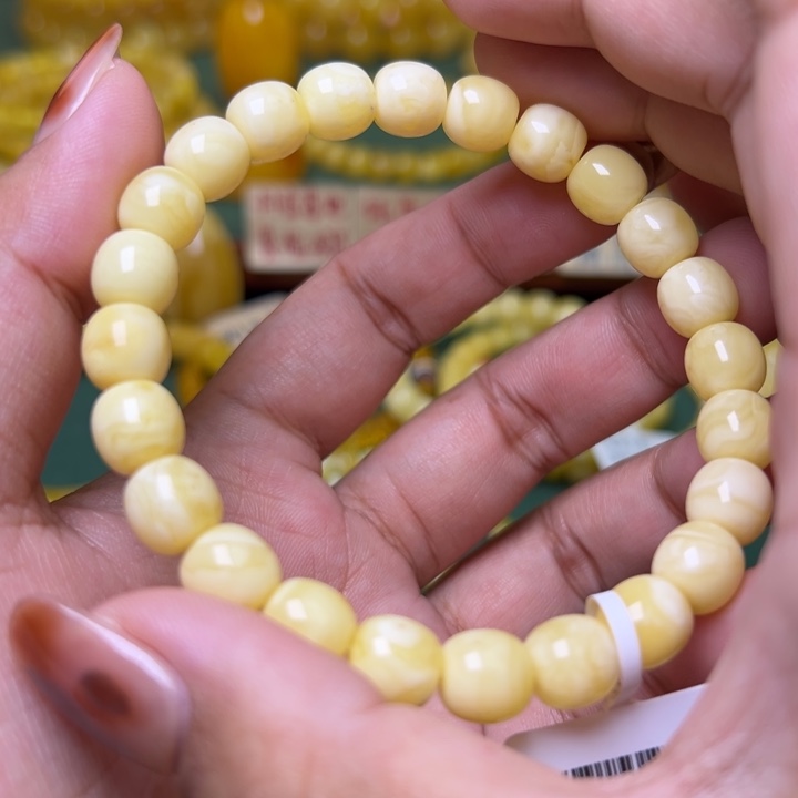 蜜蜡未镶嵌珠宝奇石