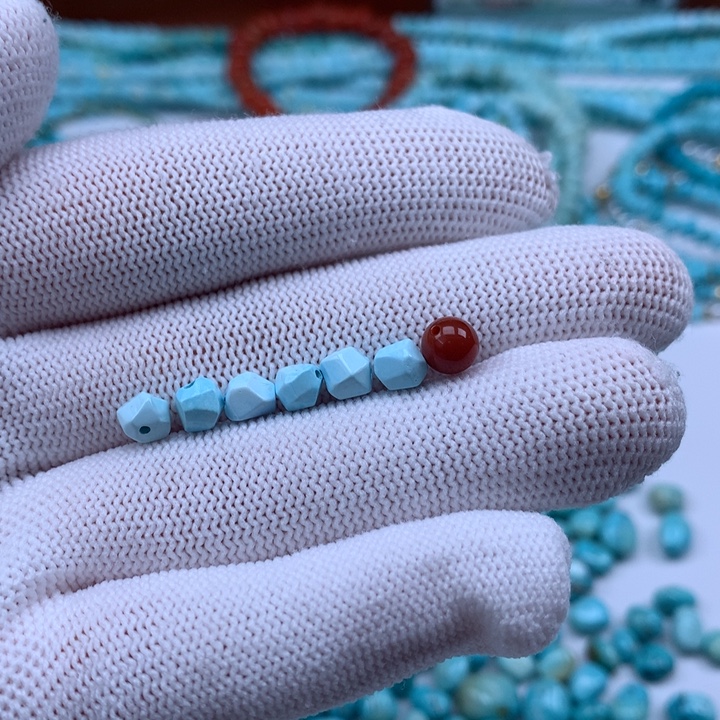 南红玛瑙未镶嵌珠宝奇石