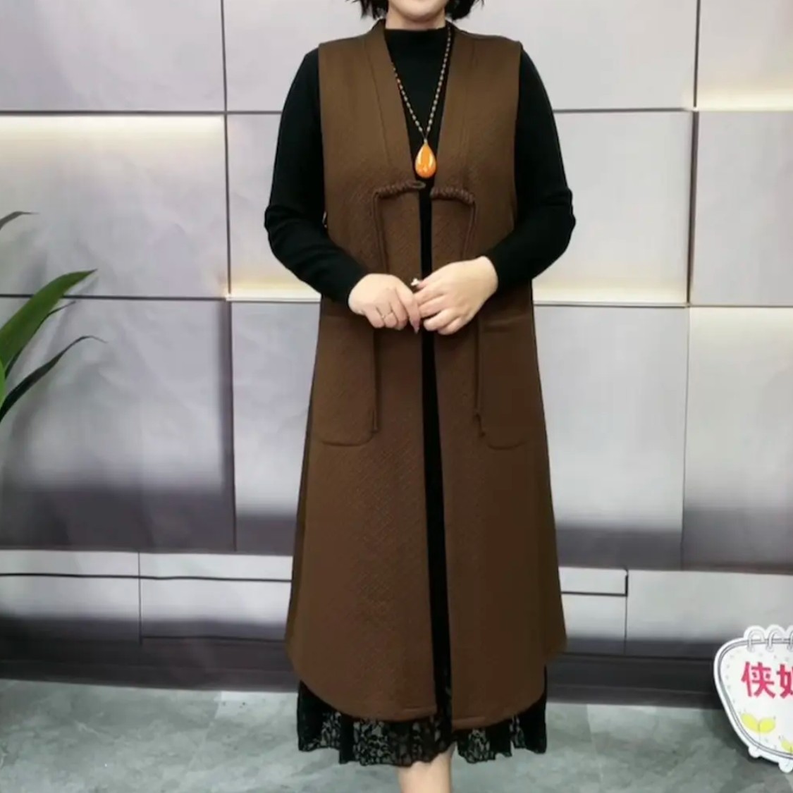 春秋新品气质减龄显瘦中长款盘扣新中式优雅妈妈装加厚马甲