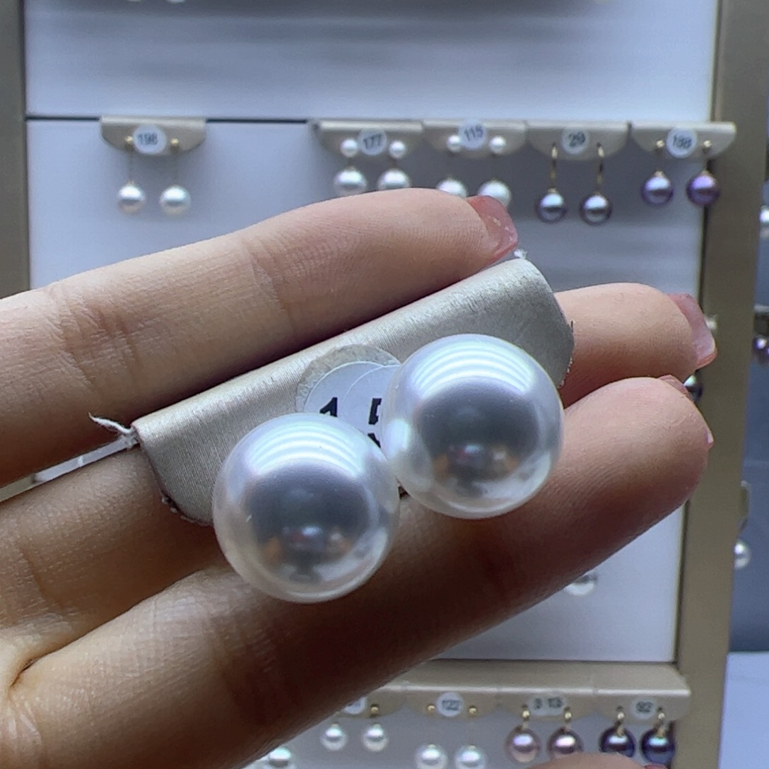 18K金镶嵌淡水珍珠耳饰