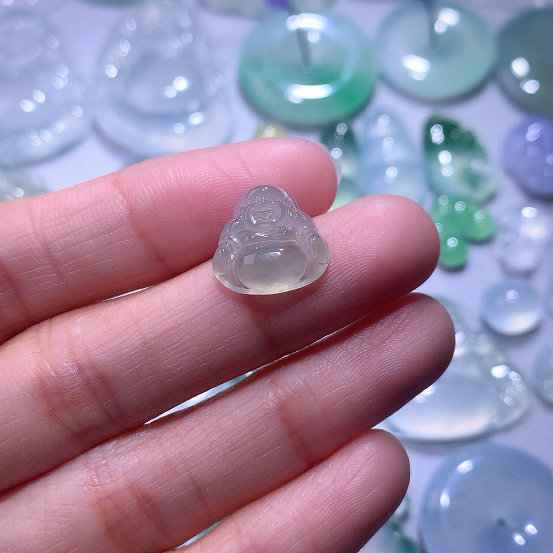 【闪购商品】翡翠颈饰未镶嵌佛