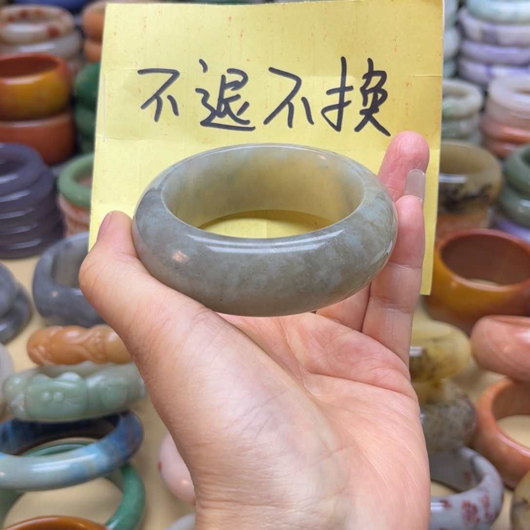 石英质玉手镯未镶嵌