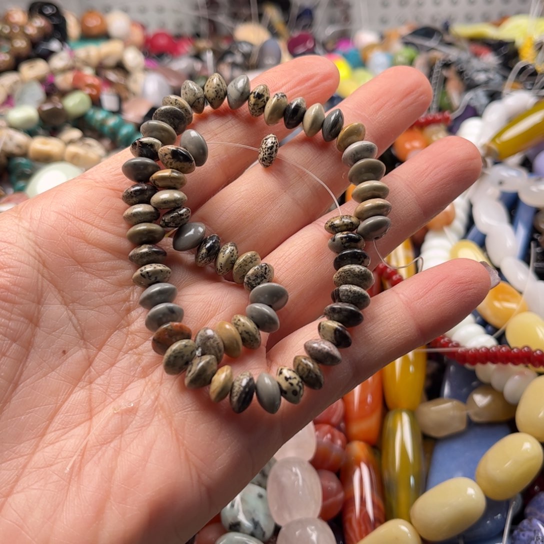 石英质玉珠宝奇石未镶嵌大半条