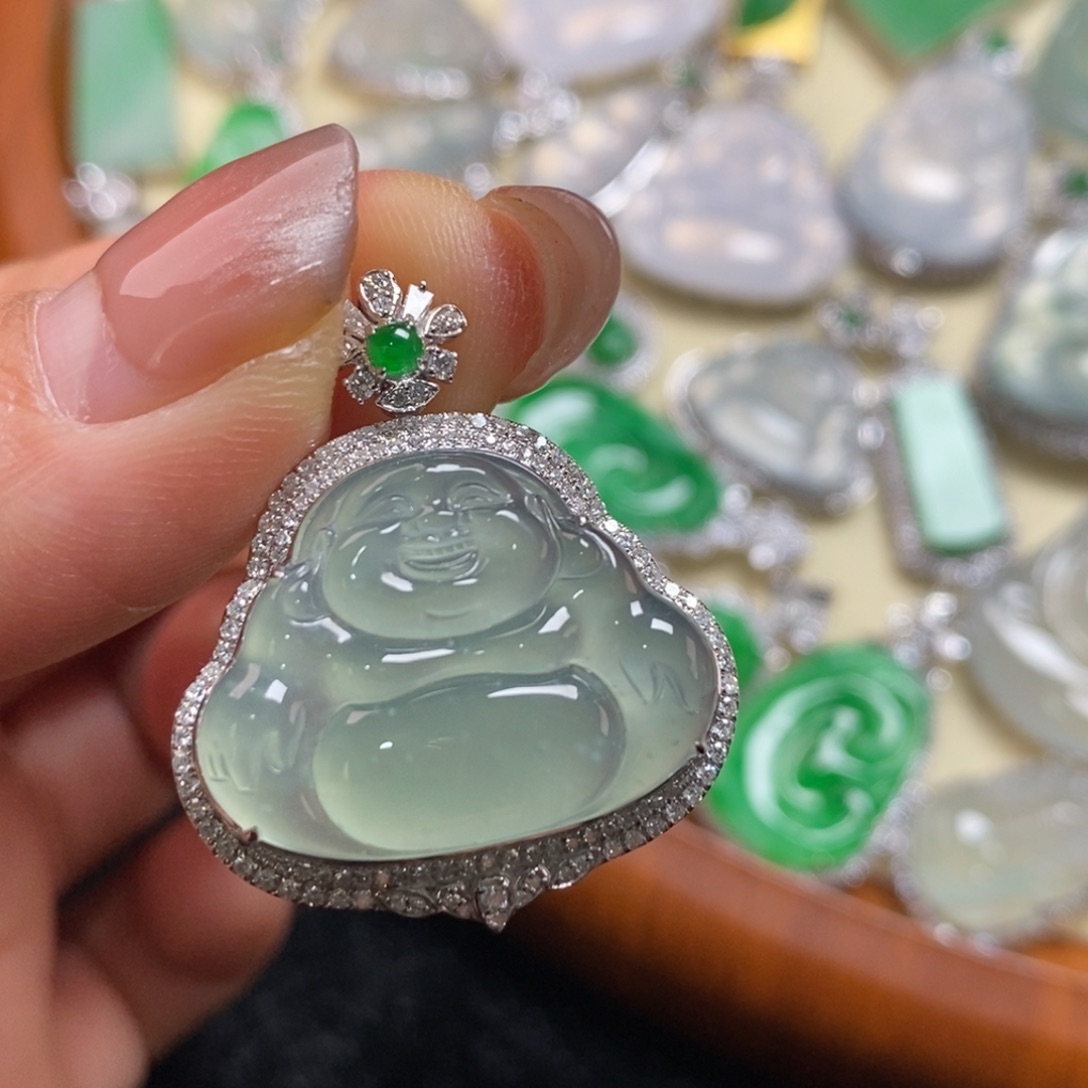 翡翠吊坠(赠链)18K金镶嵌